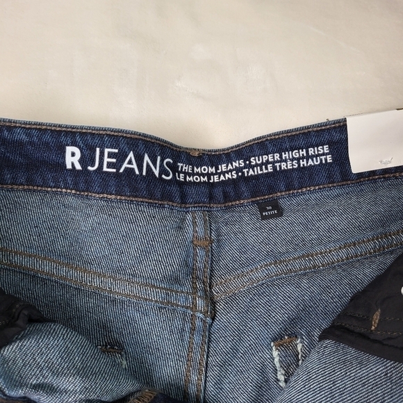 𝅺reitmans The Mom Jean. Super High Rise 30 Petite - Picture 8 of 13